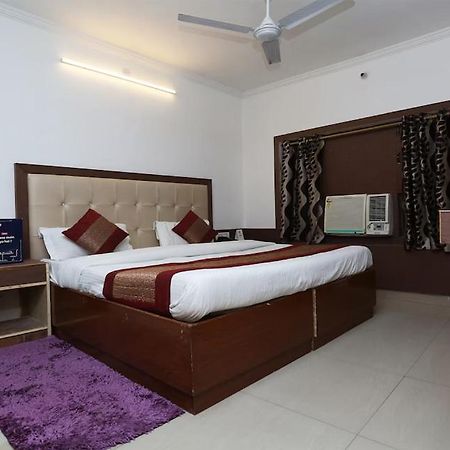 Vishal Hotel By Comfort Rooms นิวเดลี ภายนอก รูปภาพ