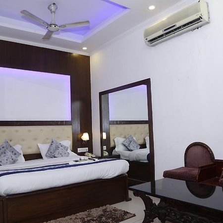 Vishal Hotel By Comfort Rooms นิวเดลี ภายนอก รูปภาพ