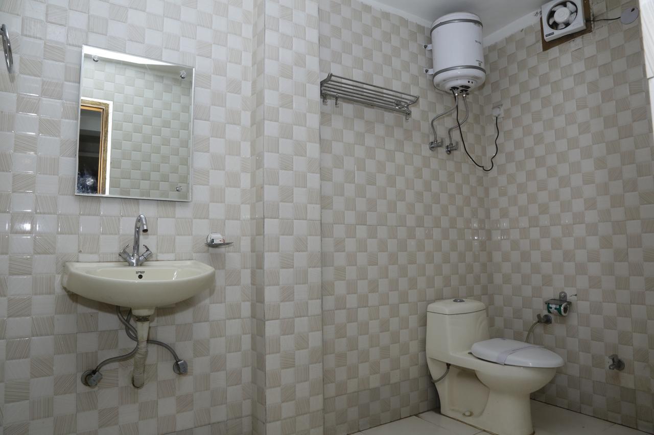 Vishal Hotel By Comfort Rooms นิวเดลี ภายนอก รูปภาพ