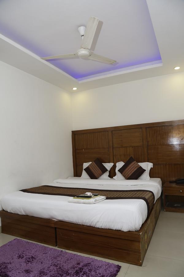 Vishal Hotel By Comfort Rooms นิวเดลี ภายนอก รูปภาพ