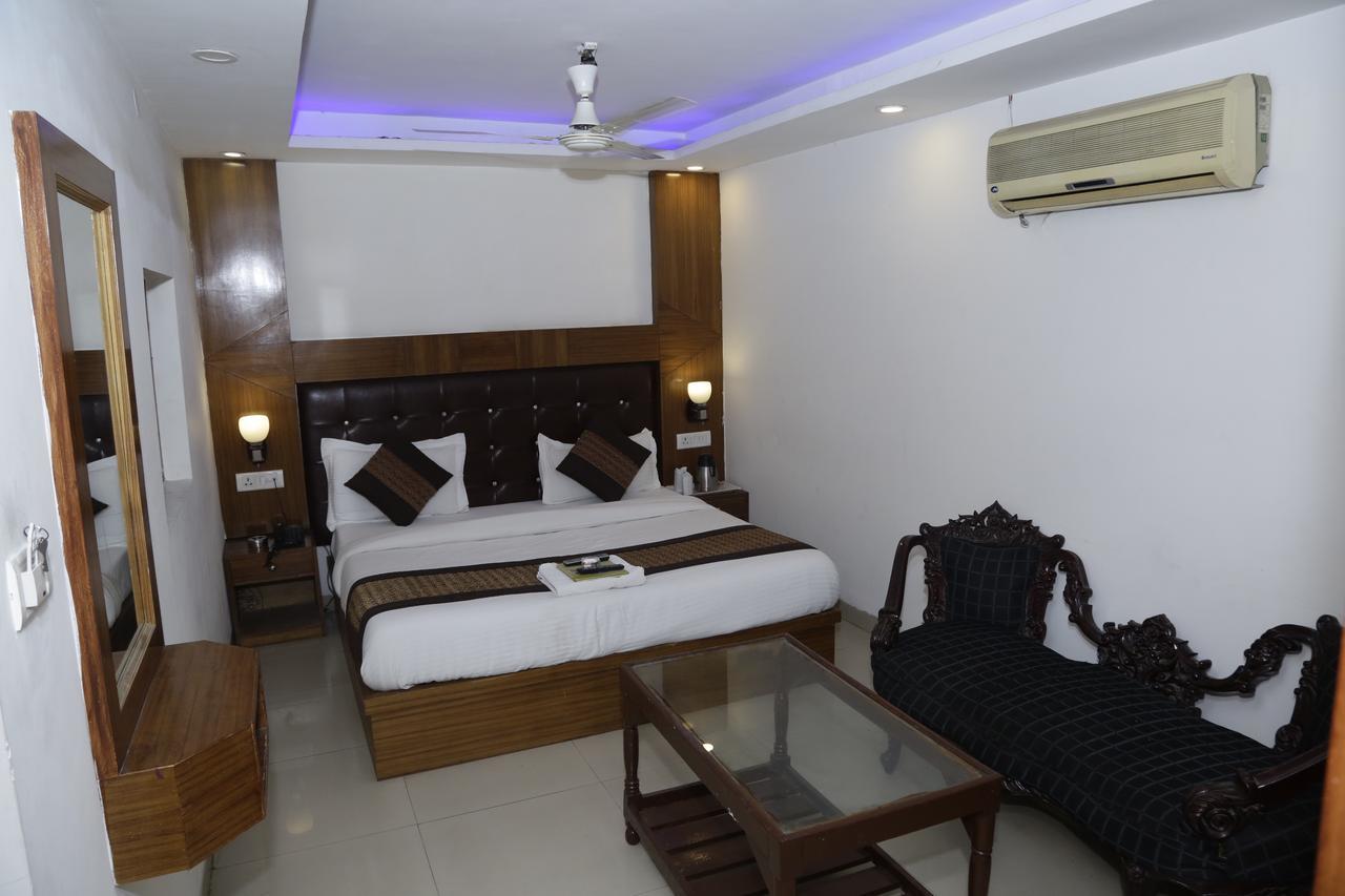 Vishal Hotel By Comfort Rooms นิวเดลี ภายนอก รูปภาพ