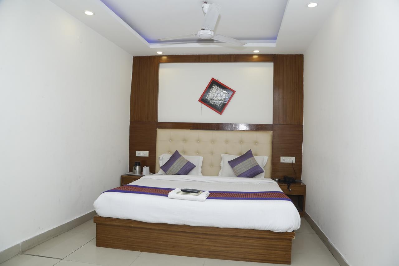 Vishal Hotel By Comfort Rooms นิวเดลี ภายนอก รูปภาพ